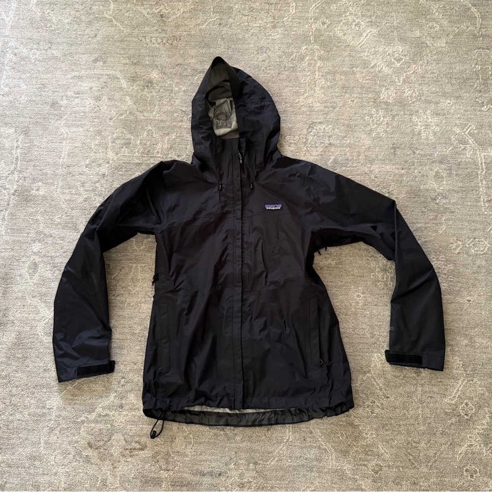 Patagonia Women’s Black Rain Jacket Lightweight H2NO